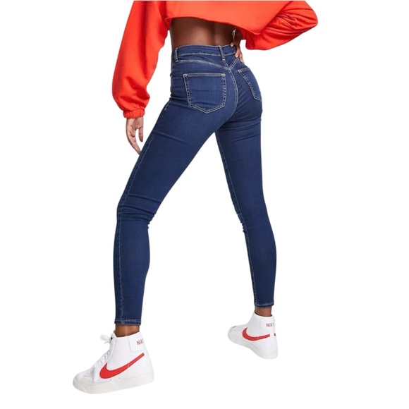 Topshop Denim - Topshop Moto Leigh Jeans Size 26 (or approximate size 2) EUC